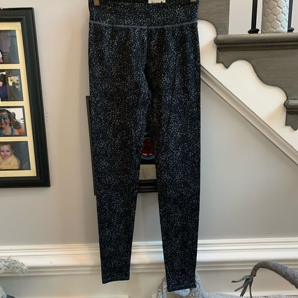 City Streets Black & Gray Print Leggings sz S NWT